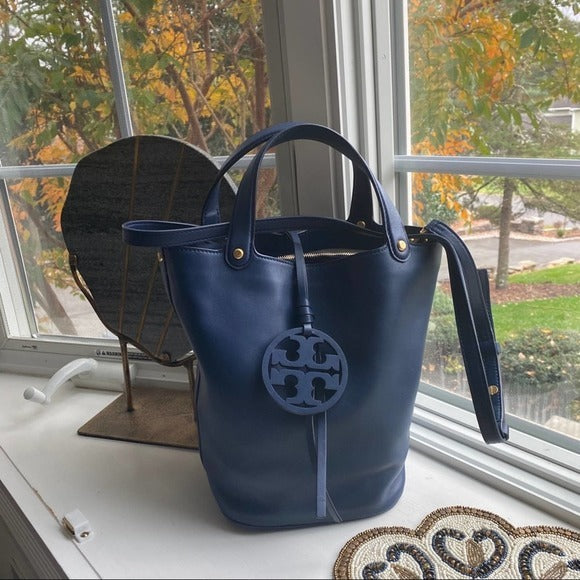 TORY BURCH Navy Miller Bucket Shoulder Bag – Lillynbloom