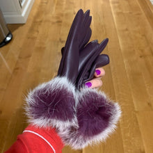 Load image into Gallery viewer, Natural Rabbit Fur Purple Ladies Gloves NWT
