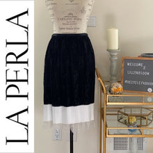 Load image into Gallery viewer, LA PERLA Lace Black Skirt with Lace Trim Sz 8 NWT
